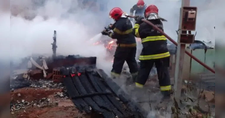 Imagem ilustrativa da notícia BR-316: incêndio em entulho atinge empresa em Marituba
