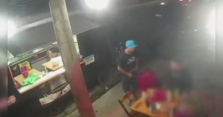 Imagem ilustrativa da notícia Vídeo: pastelaria é alvo de assaltantes em Belém 