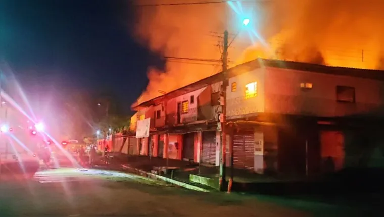 Imagem ilustrativa da notícia Incêndio atinge apartamentos em Castanhal. Veja vídeo!