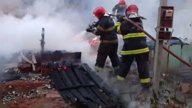 Imagem ilustrativa da notícia BR-316: incêndio em entulho atinge empresa em Marituba