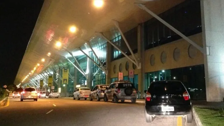 Imagem ilustrativa da notícia Vídeo: trio assalta galpão de carga no aeroporto de Belém