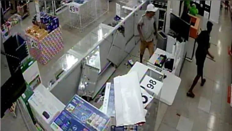Imagem ilustrativa da notícia Criminosos arrombam loja no centro de Belém e furtam TV