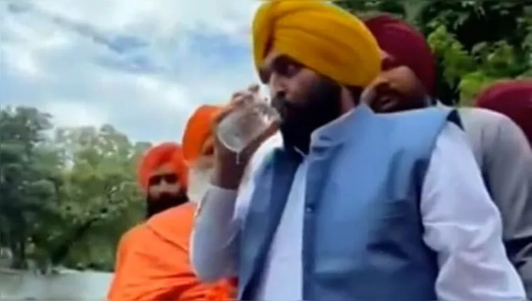 Imagem ilustrativa da notícia Ministro bebe "água sagrada" e é internado com infecção