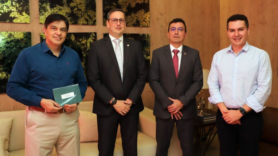 Os promotores Alexandre Tourinho e Márcio Maués foram recebidos pelo presidente do Grupo, Jader Filho, e pelo vice-presidente, Camilo Centeno.