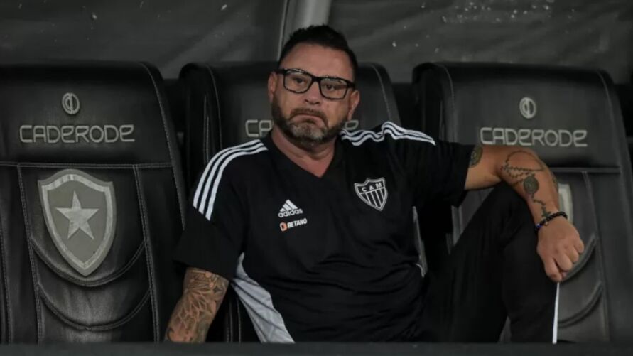 Mohamed não faz mais parte do comando técnico do Atlético-MG