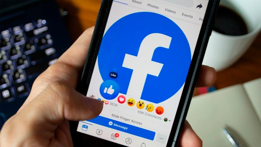 A página principal do feed de notícias do Facebook que os usuários veem quando abrem o aplicativo começará a apresentar postagens populares