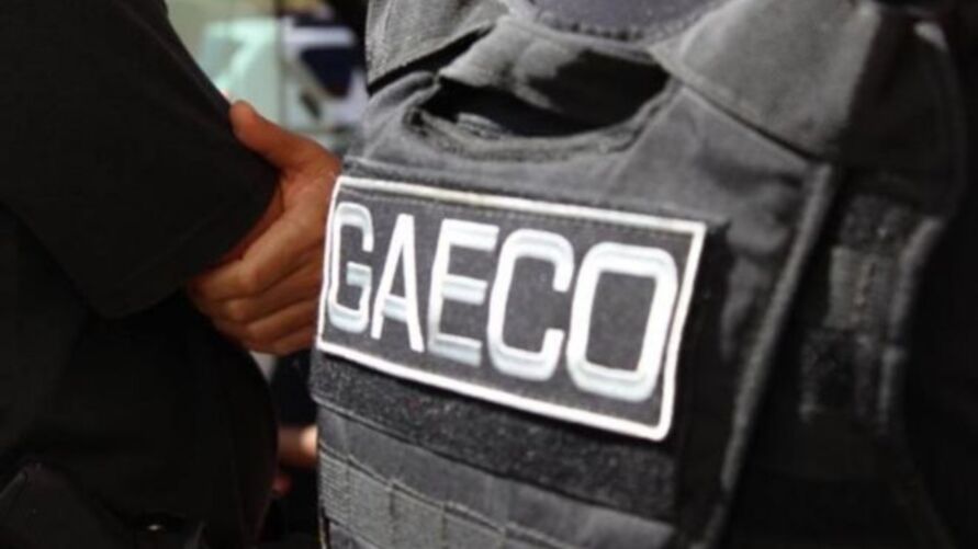 A denúncia oferecida pelo Grupo de Atuação Especializada no Combate ao Crime Organizado do Ministério Público do Estado (GAECO).