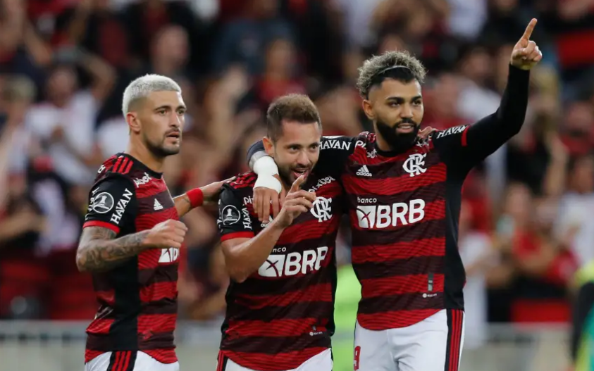 Flamengo encara o Juventude.