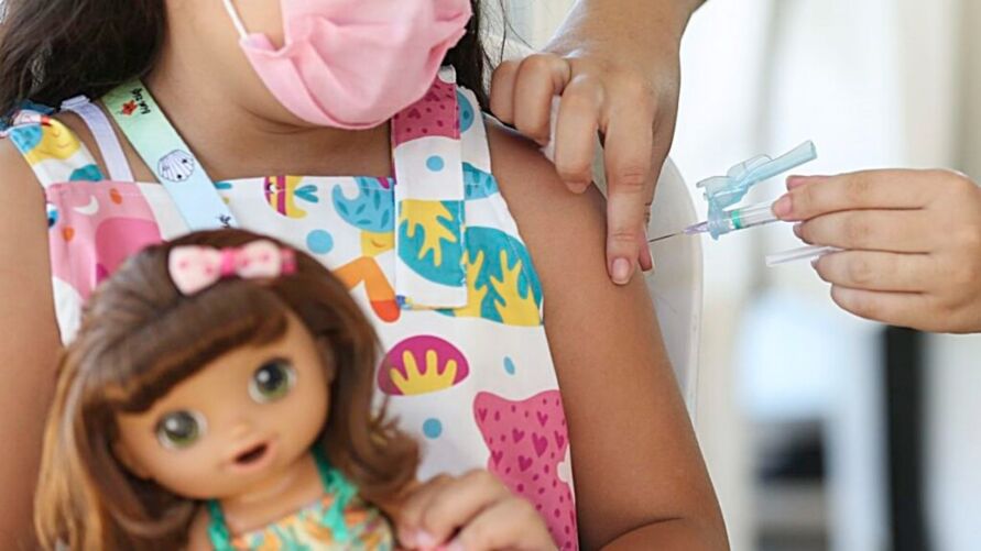 Redução nas internações de crianças ocorreram graças ao avanço da vacinação deste público