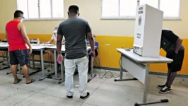 Além dos números, eleitores também pesquisam as propostas apresentadas pelos candidatos