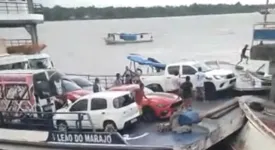 Imagem ilustrativa da notícia Balsa desgovernada que saiu de Belém destrói barcos no Amapá