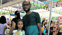 Visitantes da feira do livro