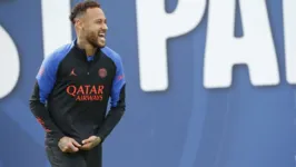 O brasileiro Neymar venceu o jogo com os parceiros Messi e Mbappé