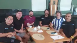 Robgol com membros da comissão técnica do Paysandu.