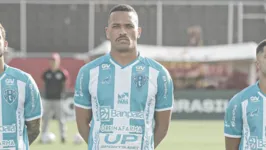 Mikael foi expulso com 8 minutos, após revisão do VAR, no jogo contra o Vitória.