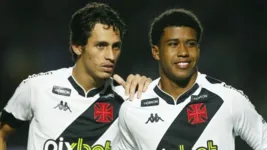 Além de Andrey (à direita), Marlon Gomes (à esquerda) é outro que começa a chamar atenção pelo Vasco