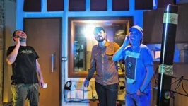 Allex Ribeiro mostra gravações, arranjos e depoimentos ligados ao álbum com produção de Zeca Baleiro.