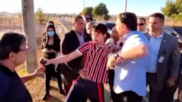 Bolsonaro chegou a agarrar a gola do youtuber Wiilker Leão