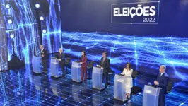 Luiz Felipe D'Avila (Novo), Luiz Inácio Lula da Silva (PT), Simone Tebet (MDB), Jair Bolsonaro (PL), Soraya Thronicke (União Brasil) e Ciro Gomes (PDT) no debate da Band