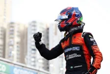 O piloto da MP Motorsport venceu ao largar da pole position na casa de sua equipe, sobrevivendo a uma bandeira vermelha e dois SCs. O brasileiro pode ser campeão já na próxima semana, em Monza