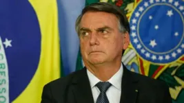 Plano de governo de Bolsonaro diz que vai proteger Deus, pátria, família, vida e liberdade.