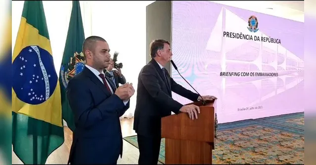 Imagem ilustrativa da notícia TSE derruba vídeos em que Bolsonaro mente a embaixadores