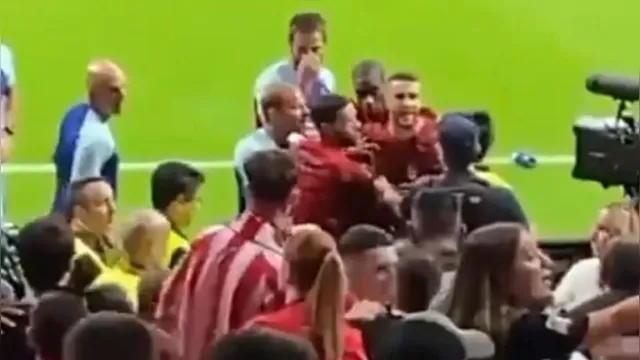 Imagem ilustrativa da notícia Jogador do Atlético de Madrid se irrita e confronta torcida