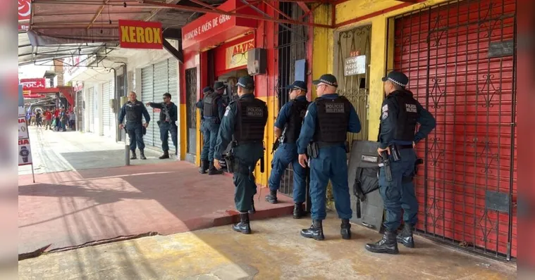 Imagem ilustrativa da notícia Vídeo: assaltante faz vendedora refém em Icoaraci