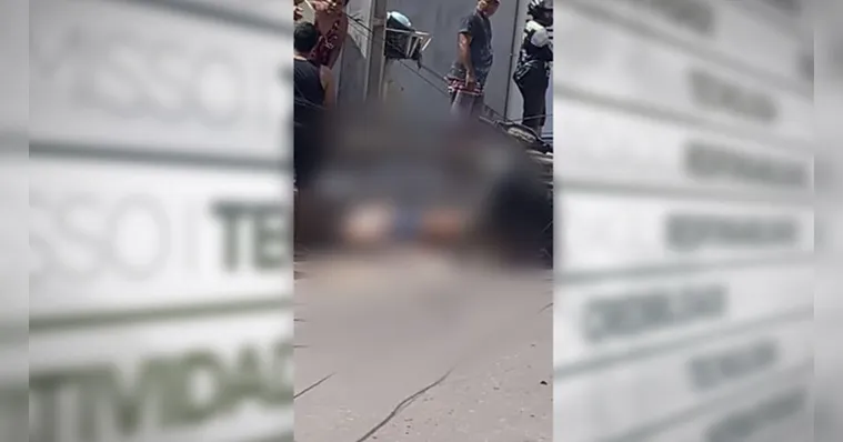 Imagem ilustrativa da notícia Vídeo: mulher é atingida por poste em rua de Abaetetuba