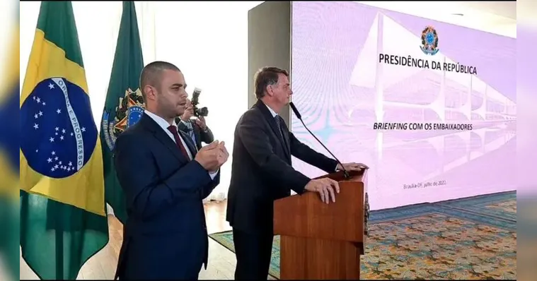 Imagem ilustrativa da notícia TSE derruba vídeos em que Bolsonaro mente a embaixadores