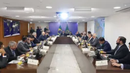 O presidente Jair Bolsonaro em reunião com ministros de seu governo, em 2021.