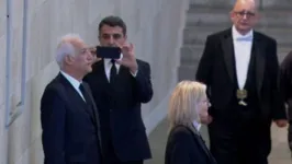 Assessor tirou fotos do presidente armênio em frente ao caixão