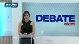 Jornalista desmaiou no meio do debate para governador de Pernambuco.