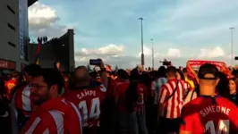 Torcedores cantaram antes da derrota para o Real Madrid