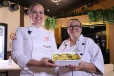 Chef Angela Sicília e a convidada da semana chef Cláudia Lima com a receita pronta após gravação.