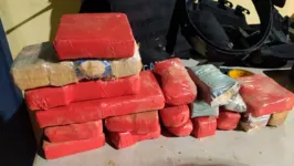 Cerca de 25 quilos de drogas foram apreendidas na ação