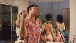 O clipe "Vem Comigo", já está disponível em todas as plataformas digitais.