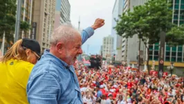 No primeiro discurso após ser eleito presidente pela terceira vez, Luiz Inácio Lula da Silva (PT) agradeceu a todos os que votaram neste domingo (30) e prometeu encontrar uma saída para o país voltar a ter paz e viver democraticamente.