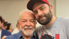 Filho mais novo de Lula chama atenção na web com beleza.