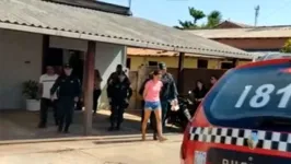 Policia acaba levando a "vítima" para a delegacia