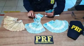 Polícia Rodoviária Federal (PRF) apreendeu R$ 22.650,00 e prendeu duas pessoas por crime eleitoral