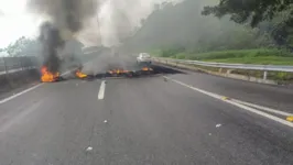 Bloqueios em rodovias federais começa a diminuir nesta quinta-feira (3)