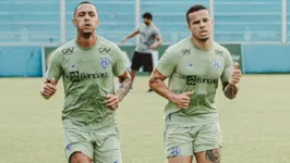 Mateus Batista (direita) é o novo contratado do Paysandu