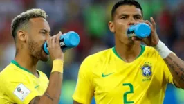 Neymar e Thiago Silva estão entre os queridinhos para assumir a braçadeira de capitão