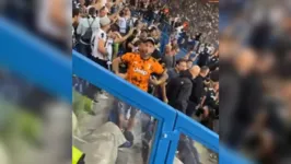 Os torcedores foram identificados pelas câmeras de segurança do estádio