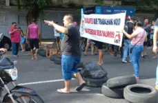 Imagem ilustrativa da notícia Trabalhadores de terceirizada fecham avenida José Malcher