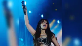 Camila Cabello é uma das atrações deste sábado (10)