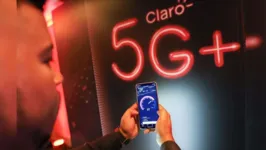 Clientes Claro com celular compatível e em área coberta poderão ter acesso ao Claro 5G+ a partir desta quinta-feira (06).