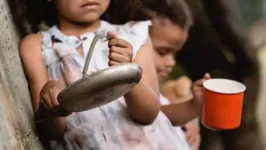 Número de crianças menores de 10 anos passando fome é maior no Norte e Nordeste.