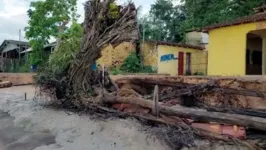 Erosão avança sobre praia de Colares